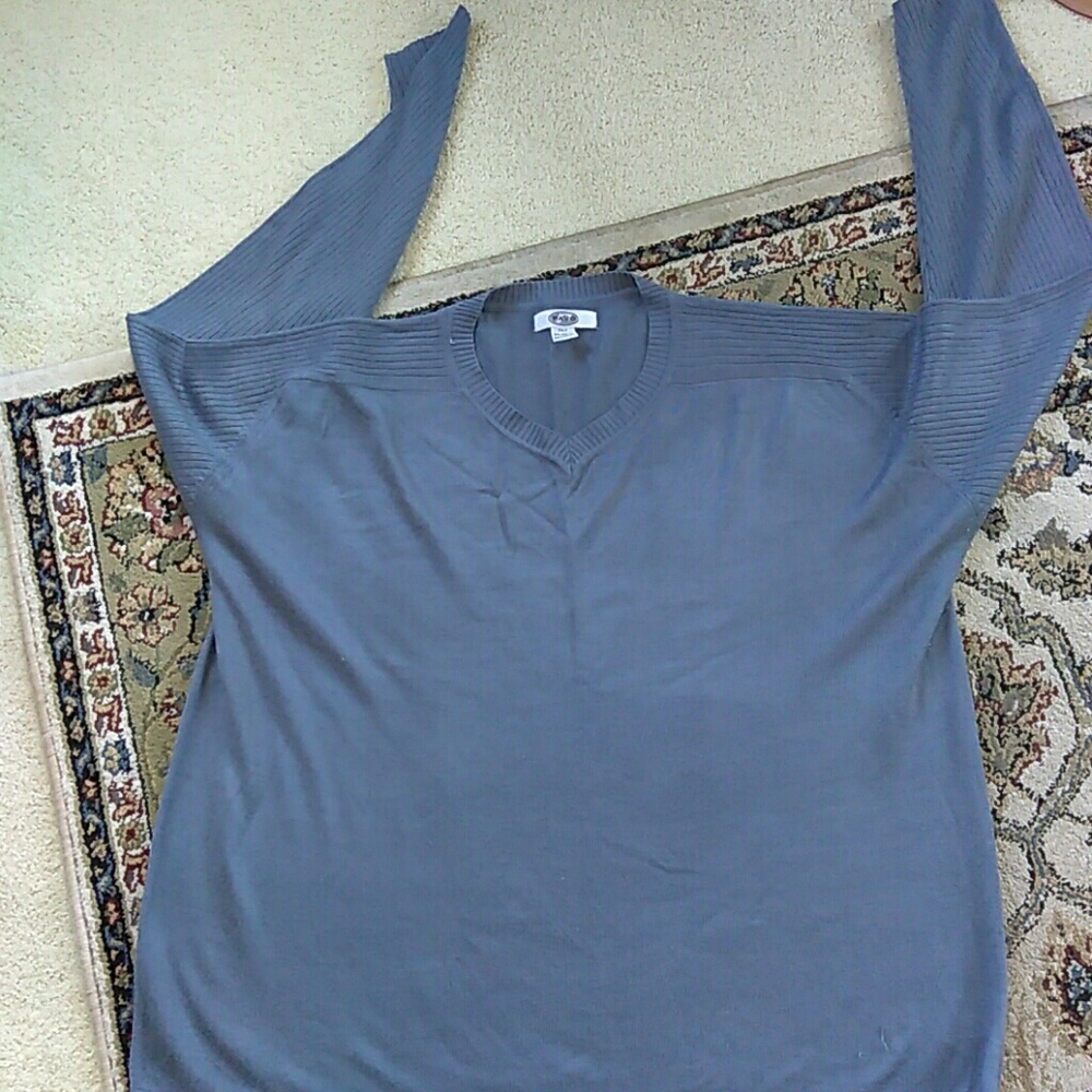 Long sleeve thin sweater